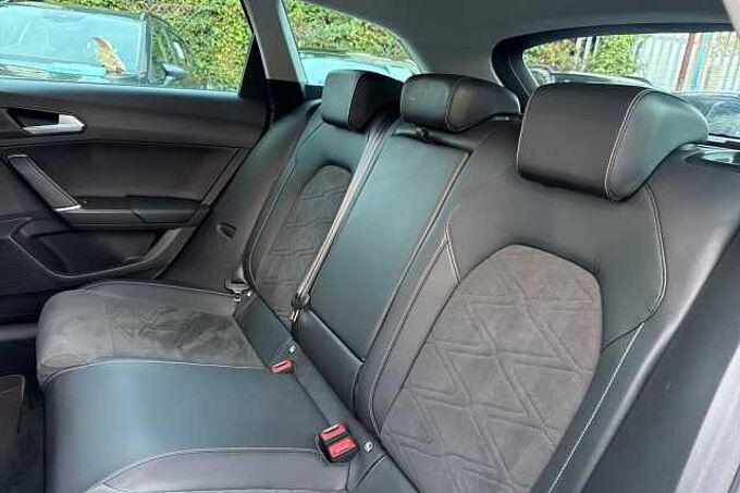 SEAT Leon 1.5 eTSI 150 Xcellence 5dr DSG